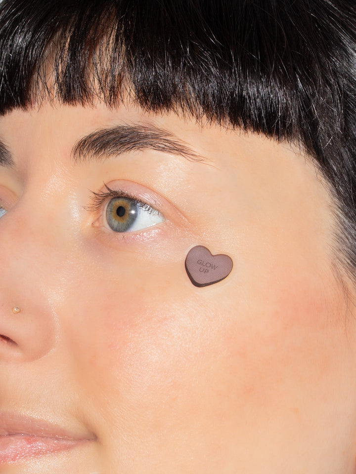 32 healing heart pimple patches
